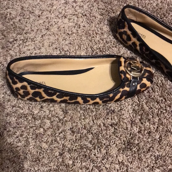 Micheal Kors Leopard print flats - Picture 2 of 5